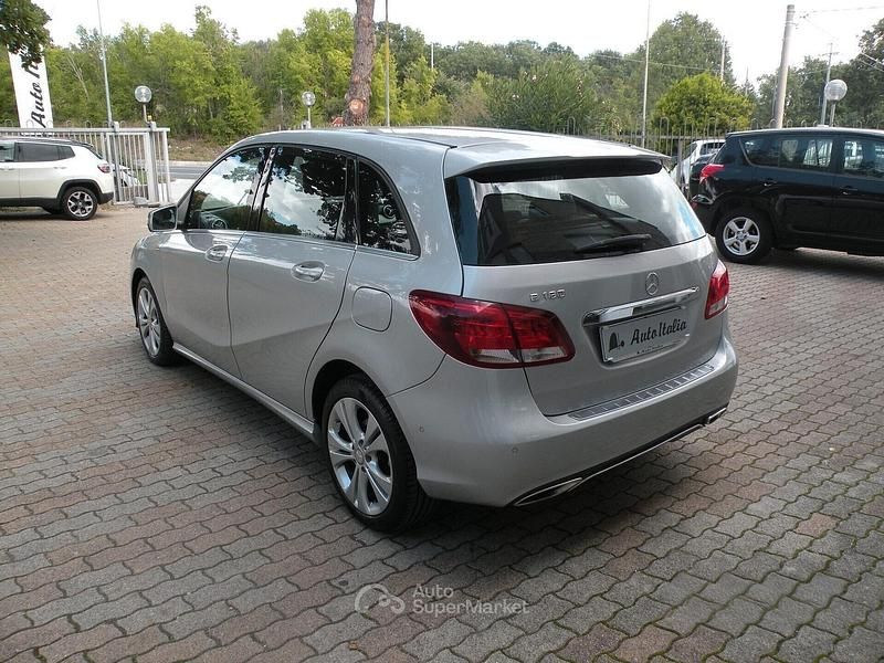 Usata Mercedes B180 AMG 109 CV (80 kW) 2016 Argento Monovolume