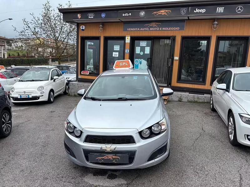 Usata Chevrolet Aveo LS 84 CV (61 kW) 2013 Grigio Berlina