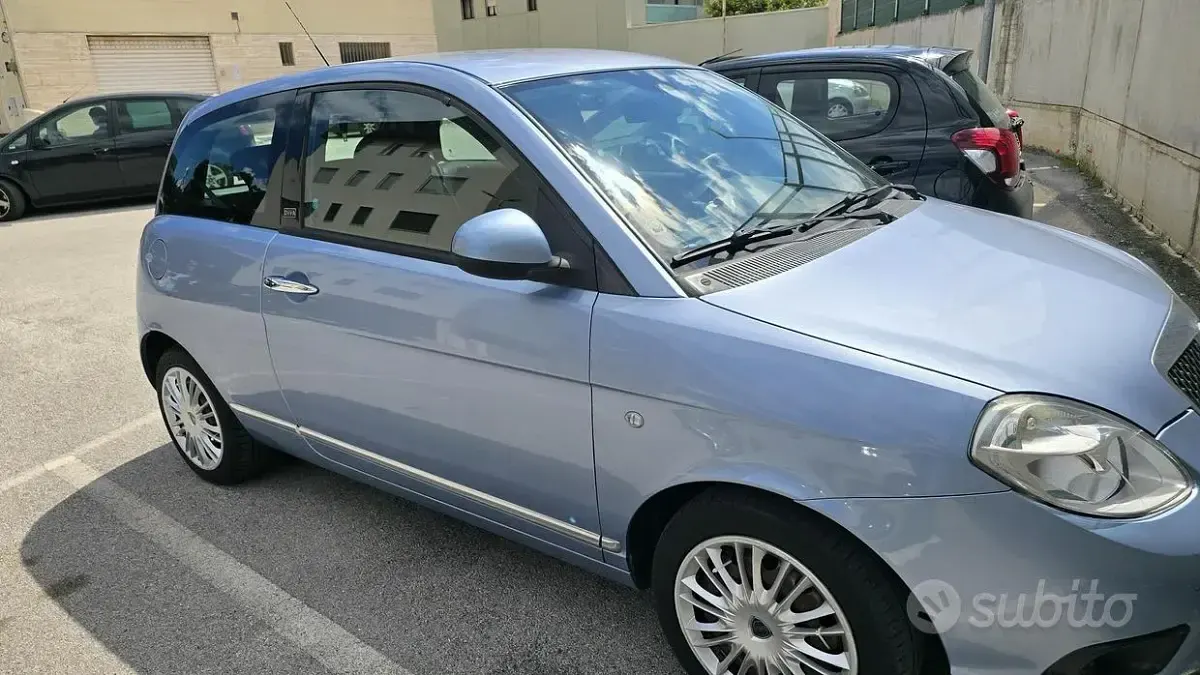 Usata Lancia Ypsilon 60 CV (44 kW) 2010 Utilitaria