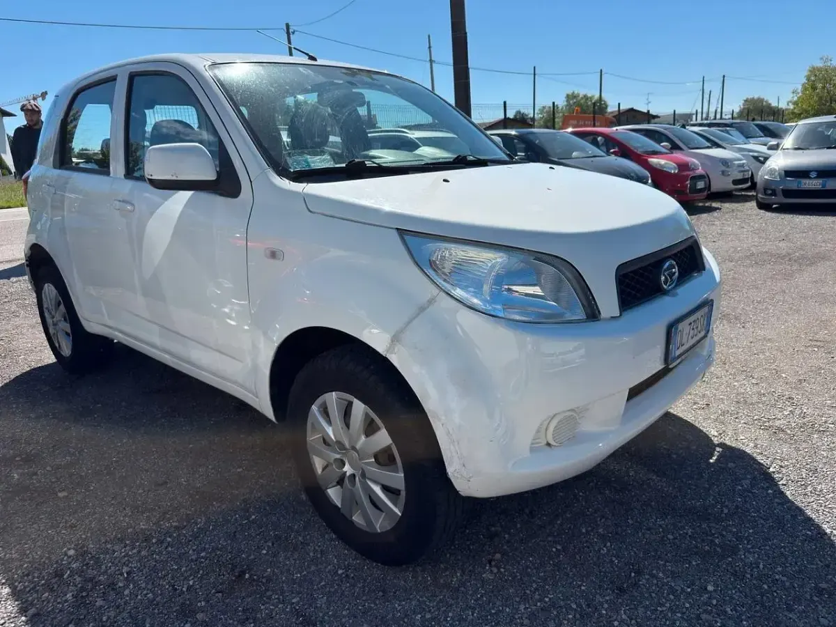 Usata Daihatsu Terios 86 CV (63 kW) 2007 Bianco SUV