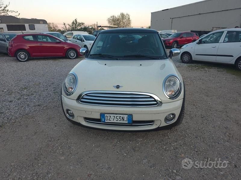 Usata Mini Cooper 119 CV (87 kW) 2010 Giallo Utilitaria