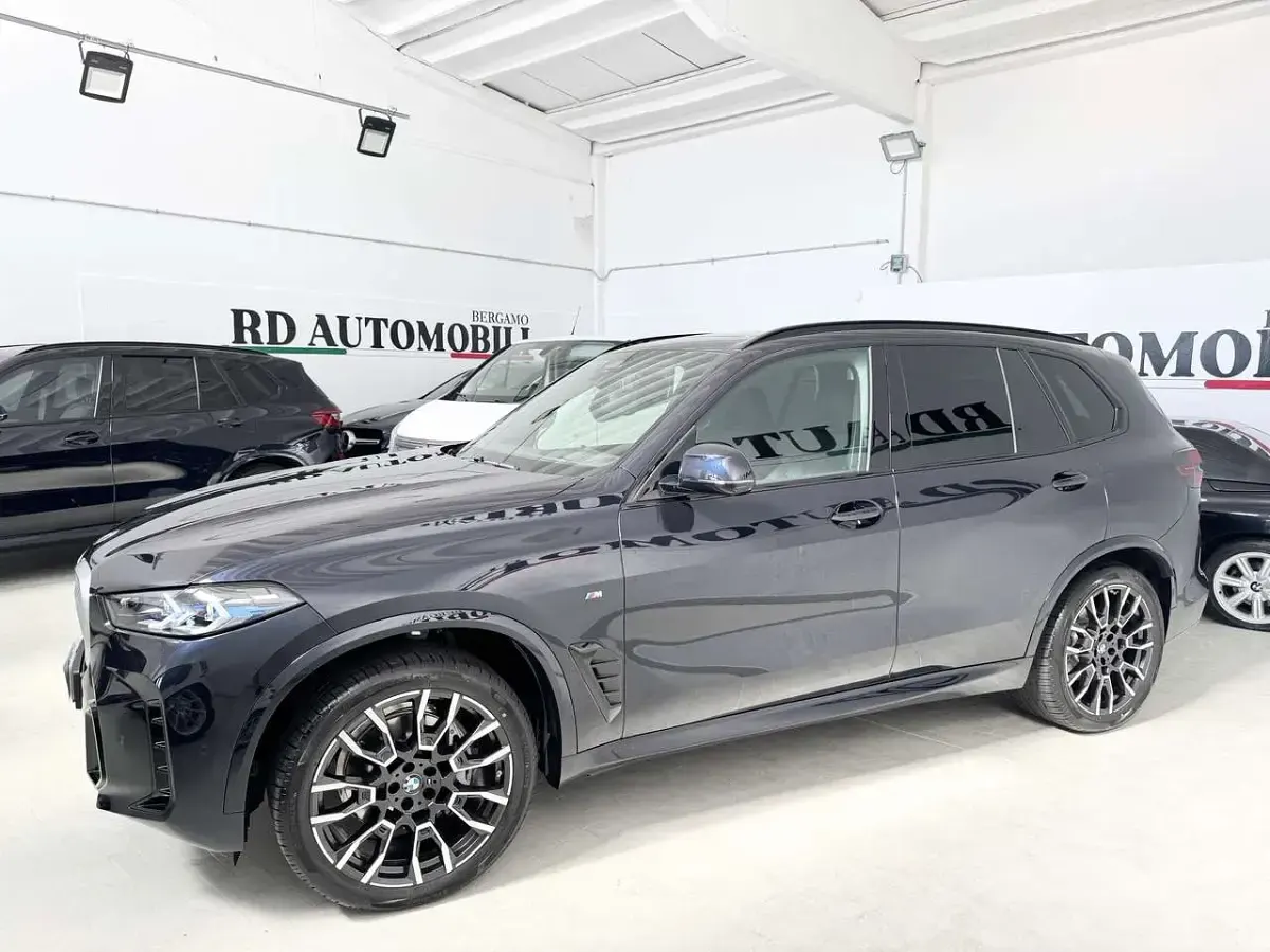 Nuova BMW X5 M Sport 298 CV (219 kW) 2026 Carbon black metallic SUV