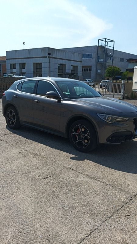 Grigio Usata 2018 Alfa Romeo Stelvio Veloce SUV | 17.900 € (Super prezzo) - Immagine 1/4