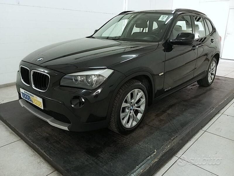 Nero metallizzato Usata 2012 BMW X1 SUV | 8970 € (Ottimo prezzo) - Immagine 1/4