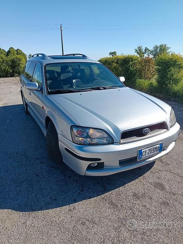 Usata Subaru Legacy 2001 Grigio Station wagon