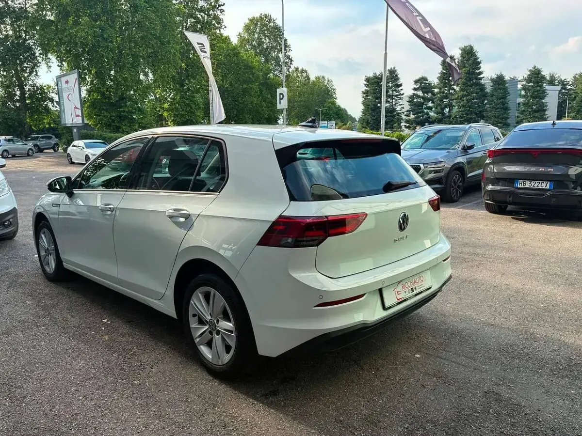 Usata VW Golf VIII Edition 131 CV (96 kW) 2020 Bianco Berlina