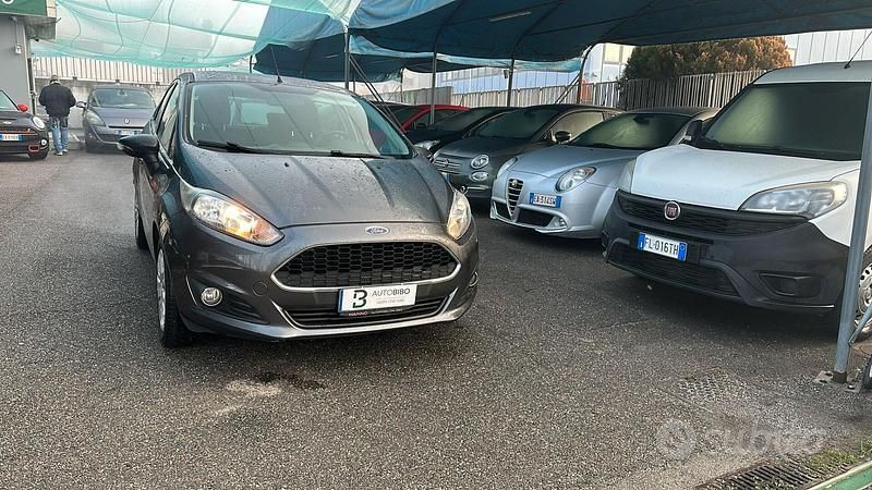 Usata Ford Fiesta Titanium 60 CV (44 kW) 2016 Grigio Berlina
