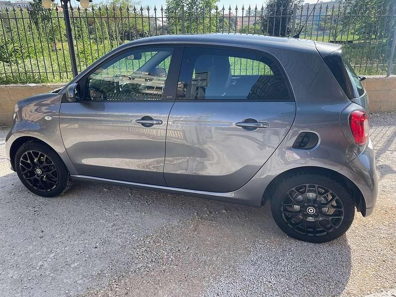 Usata Smart ForFour Superpassion 71 CV (52 kW) 2019 Grigio canna di fucile Utilitaria