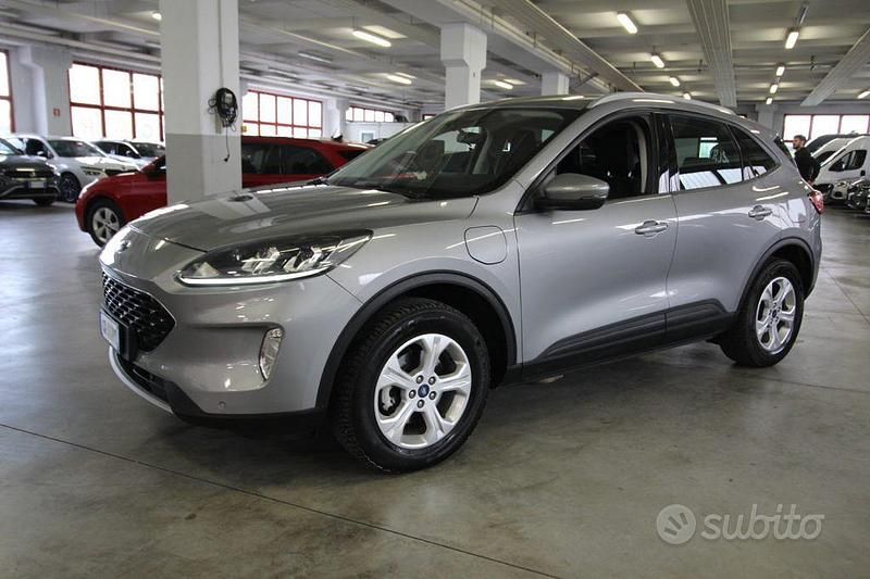 Usado Ford Kuga 225 CV (165 kW) 2021 Gris SUV