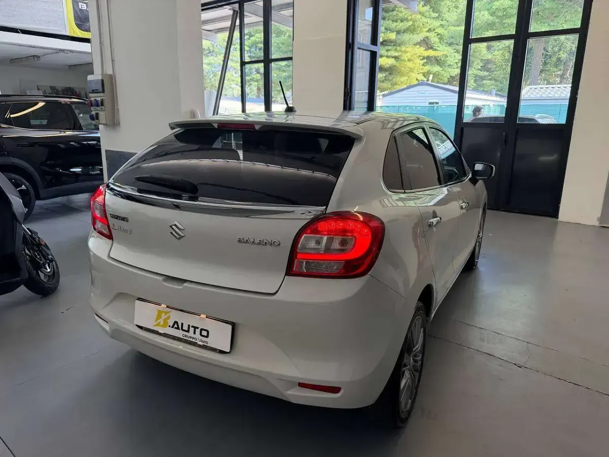 Usata Suzuki Baleno 90 CV (66 kW) 2016 Bianco Utilitaria