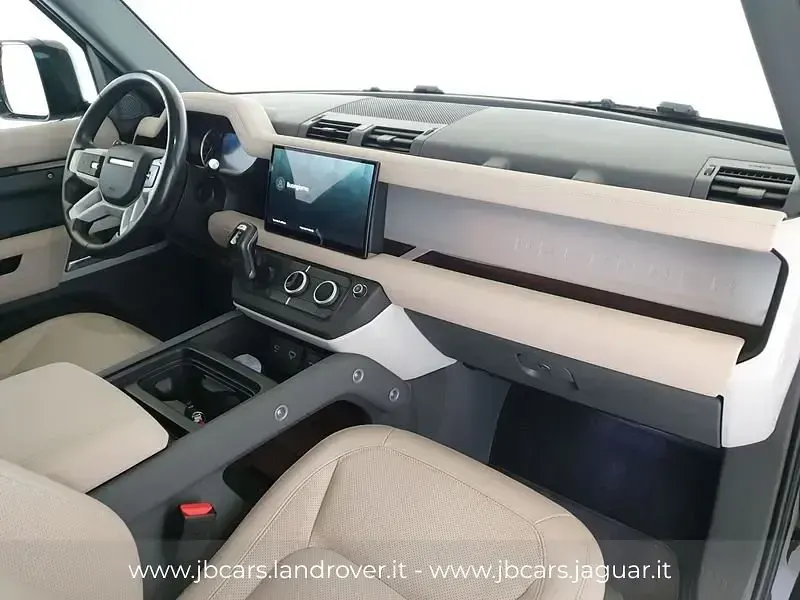 Usata Land Rover Defender SE 249 CV (183 kW) 2022 Nero SUV