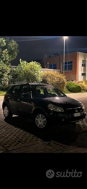 Usata Fiat Sedici 120 CV (88 kW) 2009 Nero SUV