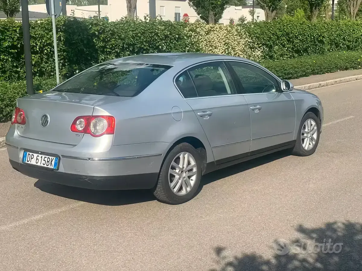 Usata VW Passat 105 CV (77 kW) 2008 Grigio Berlina