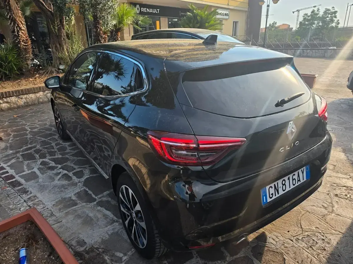 Usata Renault Clio V Techno 101 CV (74 kW) 2023 Nero Berlina