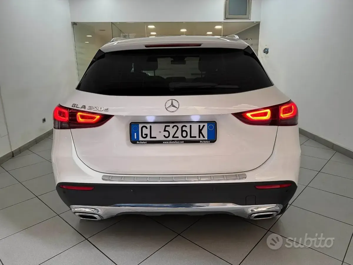 Usata Mercedes GLA200 150 CV (110 kW) 2023 Bianco SUV
