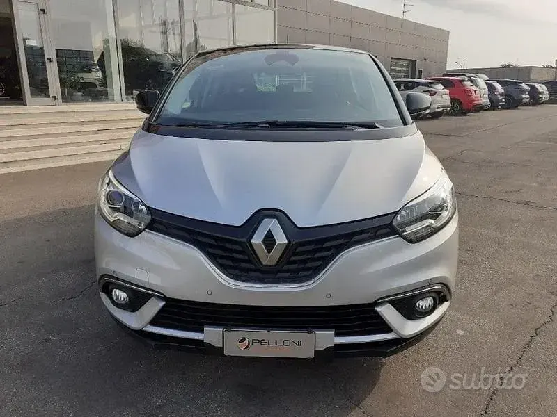 Usata Renault Scénic 110 CV (80 kW) 2019 Grigio Monovolume