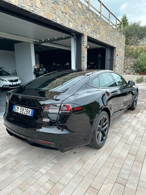 Usata Tesla Model S Plaid 759 kW (1033 CV) 2023 Nero Utilitaria