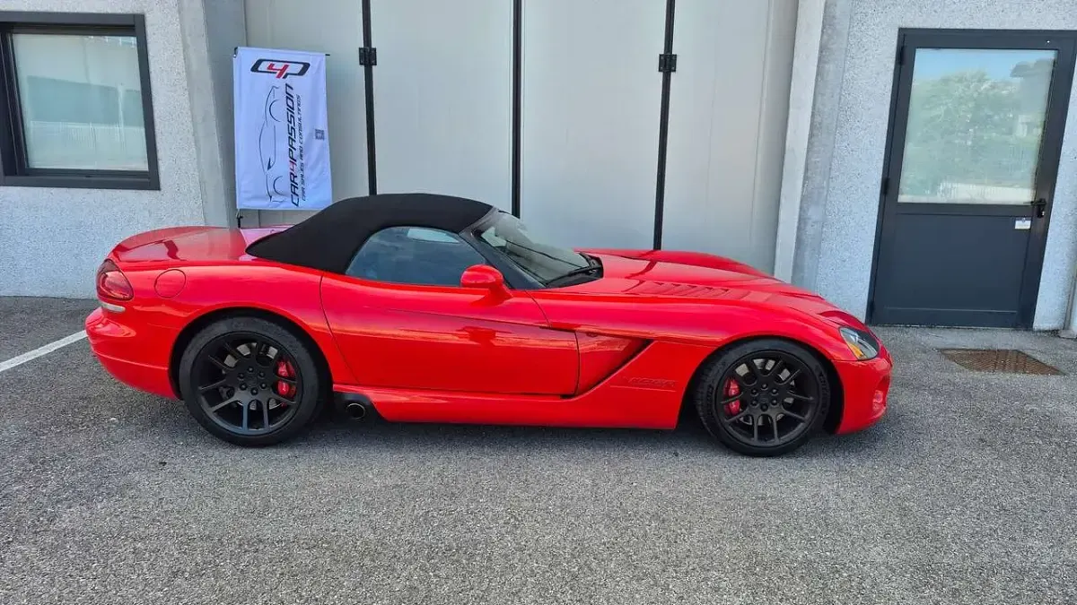 Usata Dodge Viper 500 CV (367 kW) 2005 Rosso Cabrio