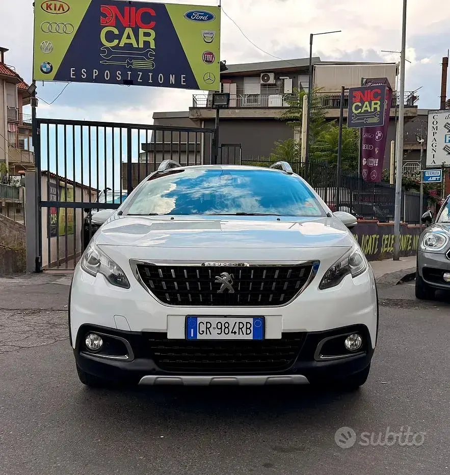 Usata Peugeot 2008 Allure 99 CV (72 kW) 2017 Bianco SUV