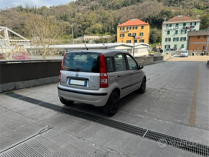 Usata Fiat Panda 70 CV (51 kW) 2006 Grigio Utilitaria