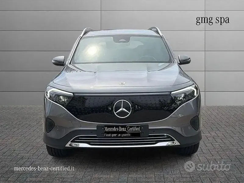 Usata Mercedes EQB250+ Advanced Plus 139 kW (190 CV) 2024 Grigio SUV