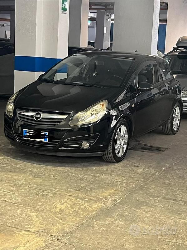 Usata Opel Corsa 75 CV (55 kW) 2008 Nero Berlina