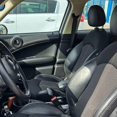 Usata Mini Countryman 120 CV (88 kW) 2015 Bianco SUV