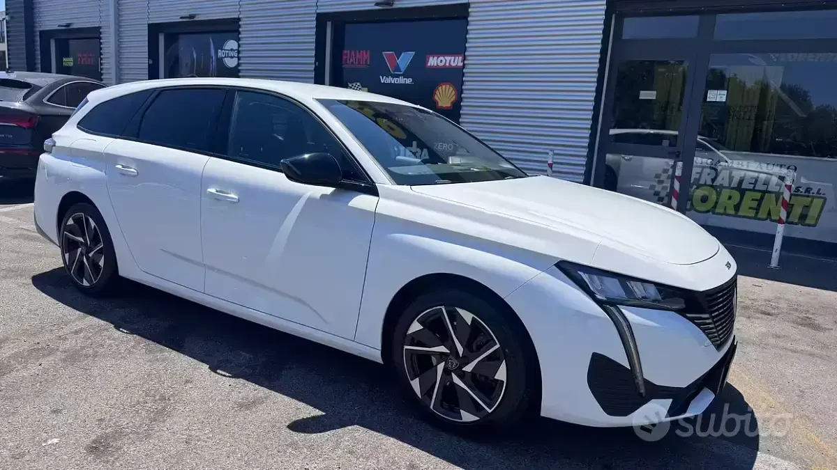 Usata Peugeot 308 131 CV (96 kW) 2023 Bianco Station wagon