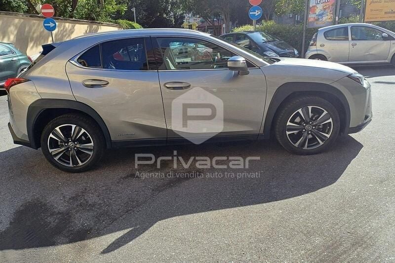 Usata Lexus UX 152 CV (111 kW) 2020 Grigio SUV