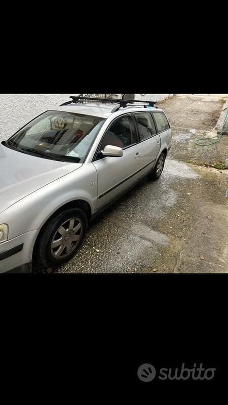 Usata VW Passat 110 CV (80 kW) 2000 Grigio Station wagon