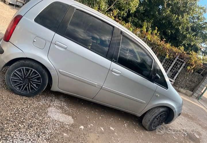 Usata Lancia Musa 90 CV (66 kW) 2005 Grigio Monovolume