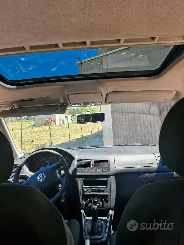 Usata VW Golf IV 101 CV (74 kW) 2003 Blu Berlina