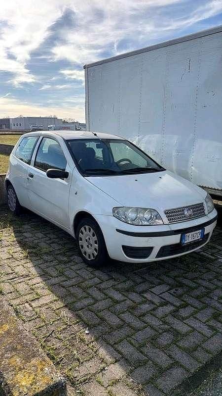 Usata Fiat Punto 79 CV (58 kW) 2004 Berlina