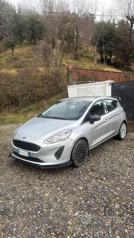 Gebraucht Ford Fiesta 86 PS (63 kW) 2018 Grau Kleinwagen
