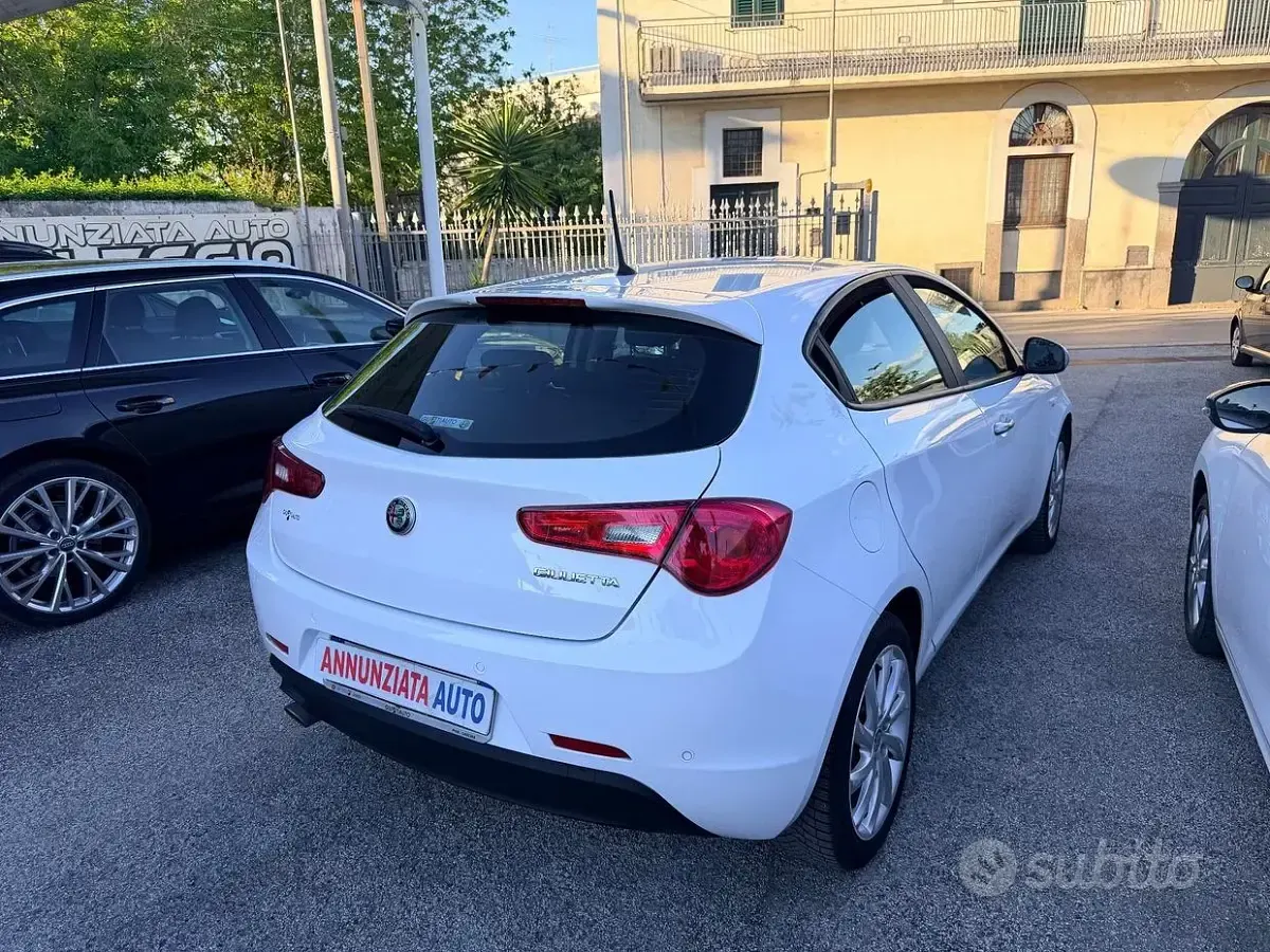 Usata Alfa Romeo Giulietta 120 CV (88 kW) 2017 Bianco Utilitaria