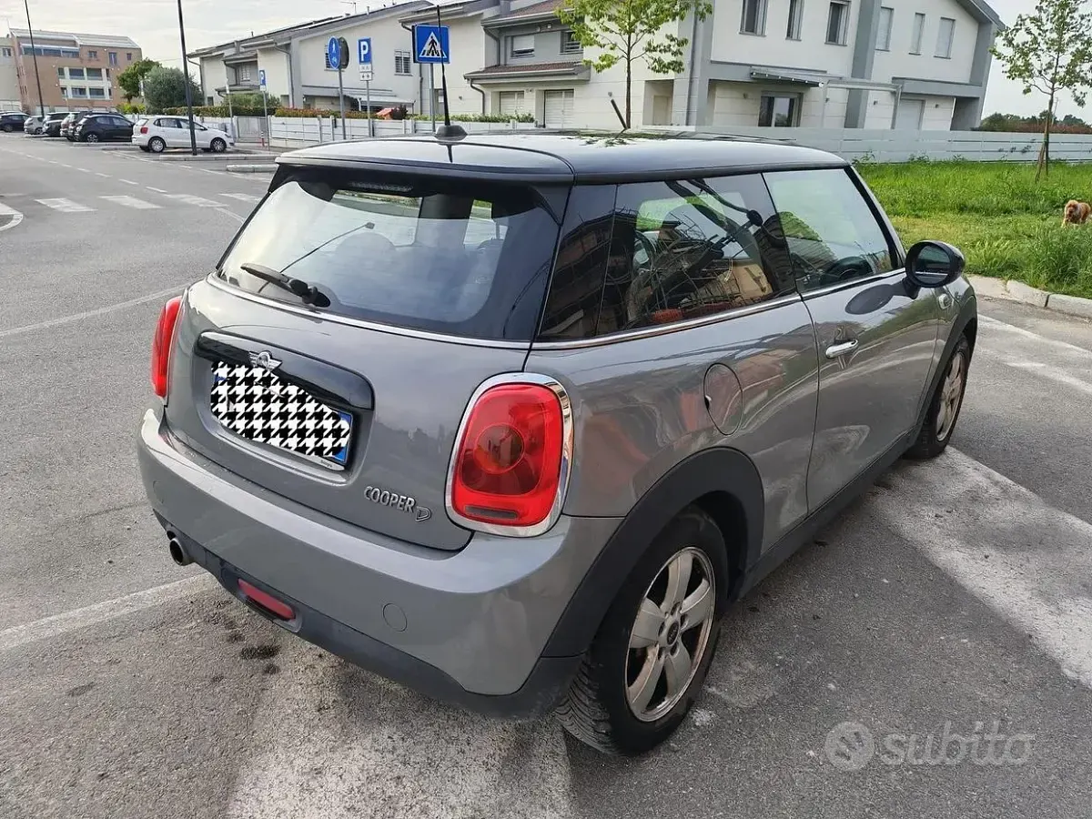 Begagnad Mini Cooper D 116 HK (85 kW) 2016 Grå Halvkombi