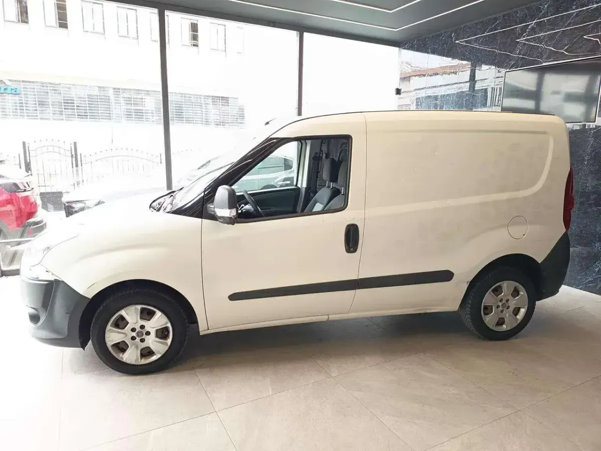 Usata Fiat Doblò 90 CV (66 kW) 2013 Bianco Monovolume