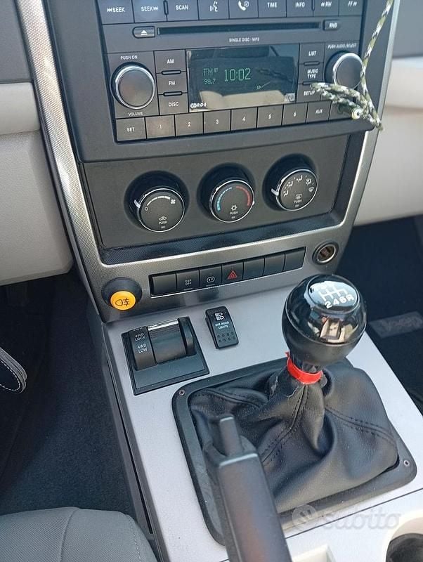 Usata Jeep Cherokee 221 CV (162 kW) 2008 Verde SUV