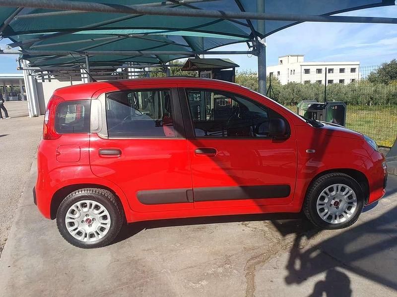 Rosso Usata 2017 Fiat Panda Easy Due volumi | 7000 € (Buon prezzo) - Immagine 1/4