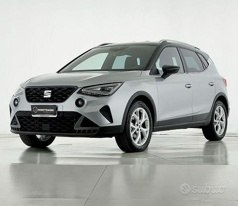 Argento Usata 2024 Seat Arona FR SUV | 17.500 € (Buon prezzo) - Immagine 1/4