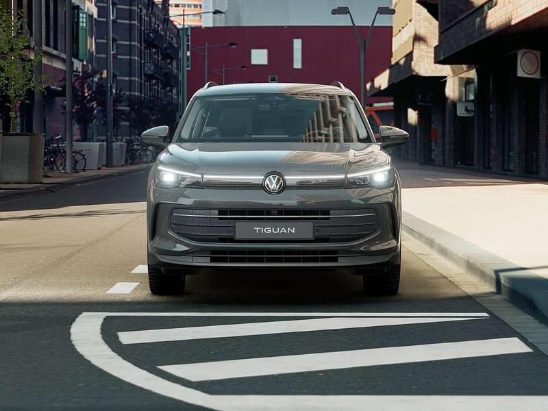 Nuova VW Tiguan Edition 150 CV (110 kW) 2026 Dolphin grey metallizzato SUV