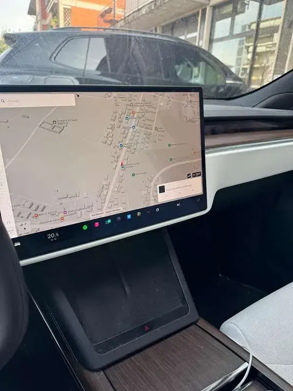 Usata Tesla Model S 492 kW (670 CV) 2023 Grigio Utilitaria