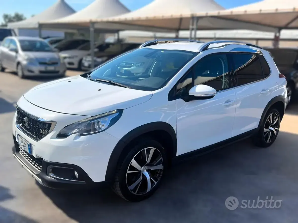 Usata Peugeot 2008 Allure 120 CV (88 kW) 2017 Bianco SUV