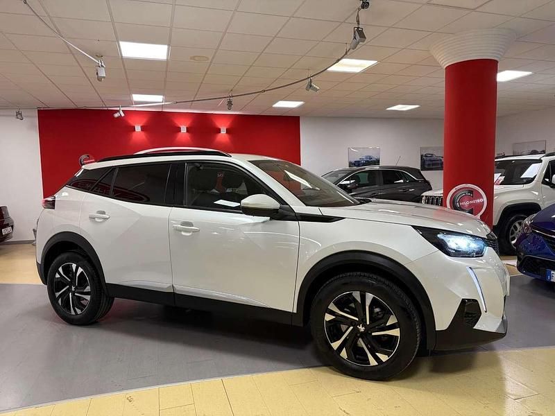 Usata Peugeot 2008 Allure 131 CV (96 kW) 2021 Bianco SUV