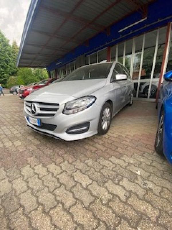 Usata Mercedes B180 109 CV (80 kW) 2016 Grigio Monovolume