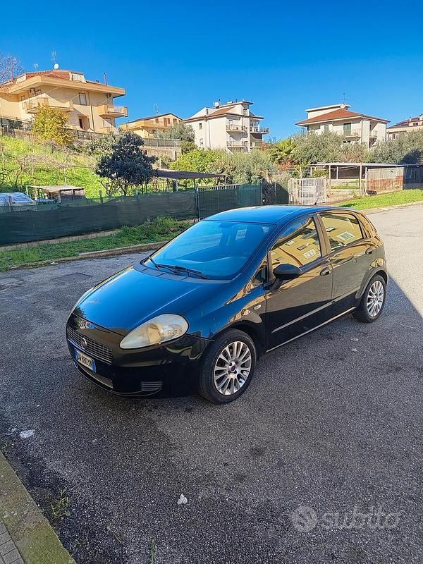 Usata Fiat Grande Punto Dynamic 90 CV (66 kW) 2009 Nero Utilitaria