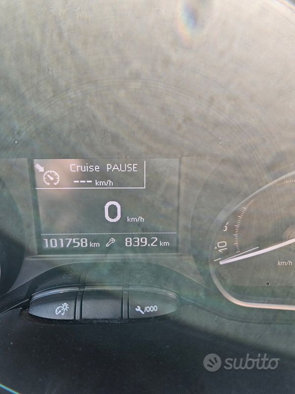 Usata Peugeot 208 82 CV (60 kW) 2017 Nero Utilitaria