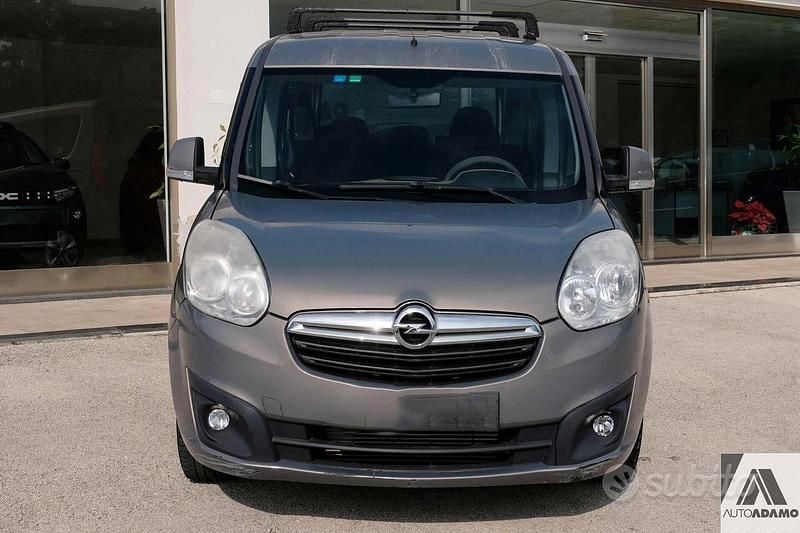Usata Opel Combo 105 CV (77 kW) 2012 Grigio Monovolume