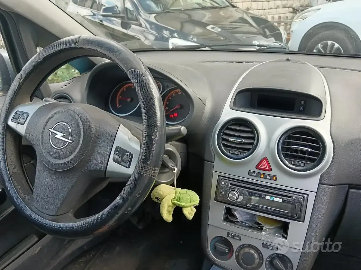 Usata Opel Corsa Enjoy 75 CV (55 kW) 2009 Grigio Utilitaria
