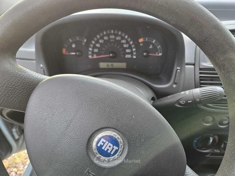 Usata Fiat Punto 60 CV (44 kW) 2004 Blu Utilitaria